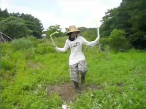 Thumbnail for YouTube: Leek Dance Farm Girl but in Higher Quality